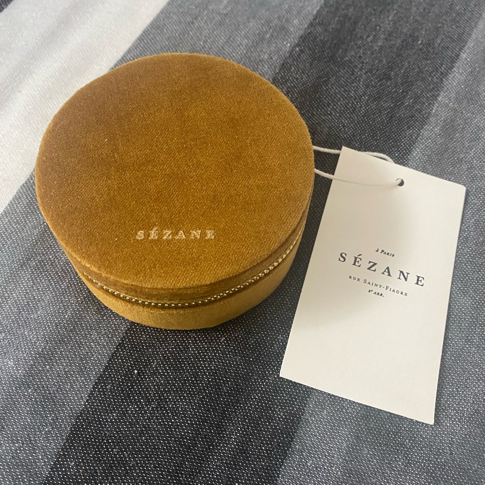 NWT Sezane Velvet Jewelry Case in Caramel